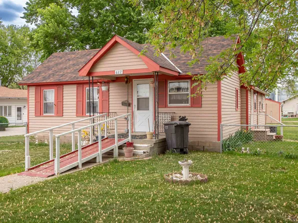 617 Parnell St, Hildreth, NE 68947