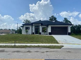 201 E 6th St, Lehigh Acres, FL 33972