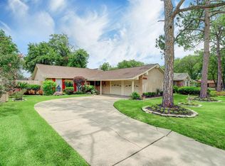 13718 Piping Rock Ln, Houston, TX 77077