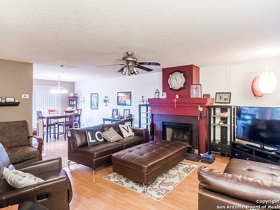 3rd image of 8210 Meadow Horn Dr
