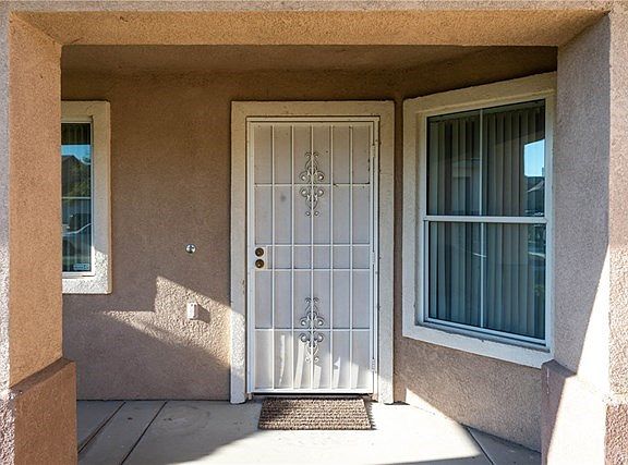 4th image of 26382 Thoroughbred Ln