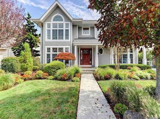 4067 Darby Ln, Seaford, NY 11783