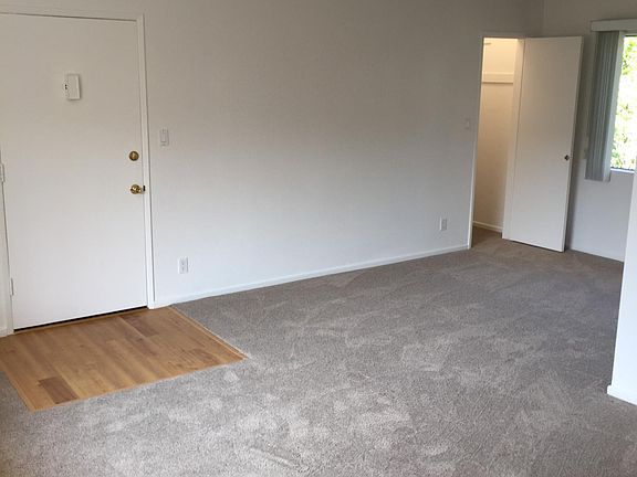 4th image of 1323 Micheltorena St APT 15