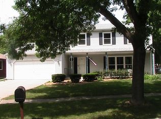 1525 Preston Rd, Naperville, IL 60563