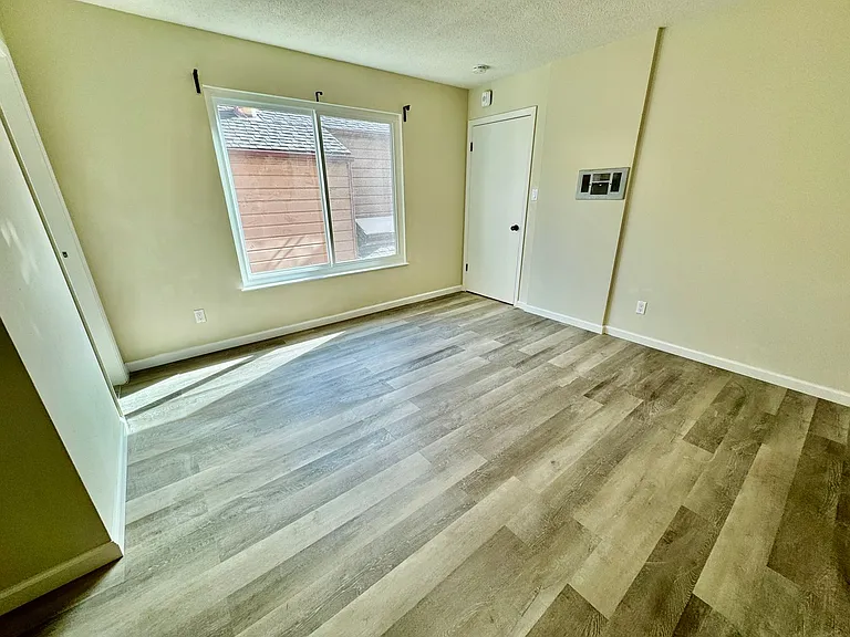 543 Buena Vista Ave West — Photo 11