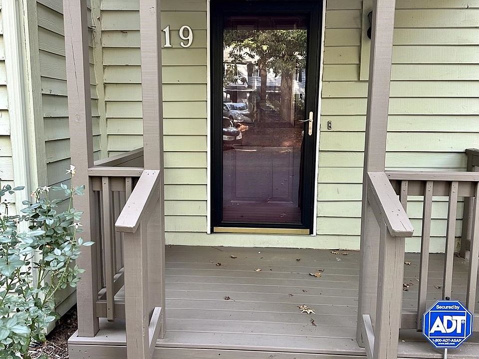 1st image of 19 Willow Bridge Dr