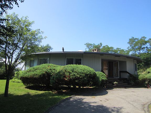 3rd image of 1130 Cove Is