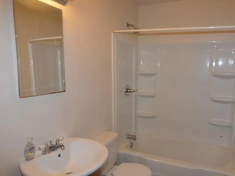 1460 Greendale Rd — Photo 14