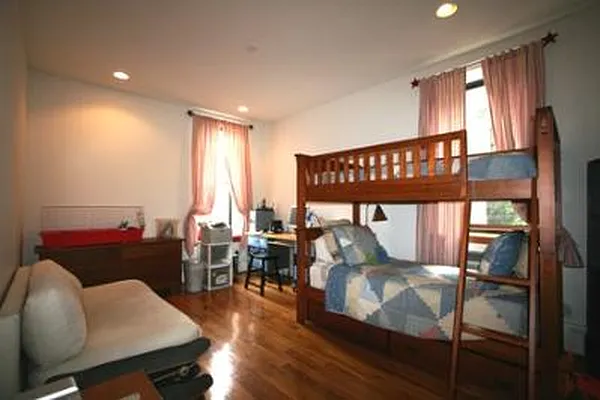 Rented by Corcoran | media 18