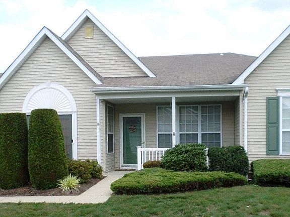 3rd image of 49 Deerchase Ln