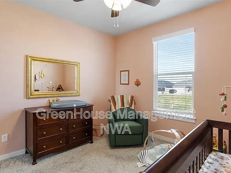 4813 Triangle St — Photo 14