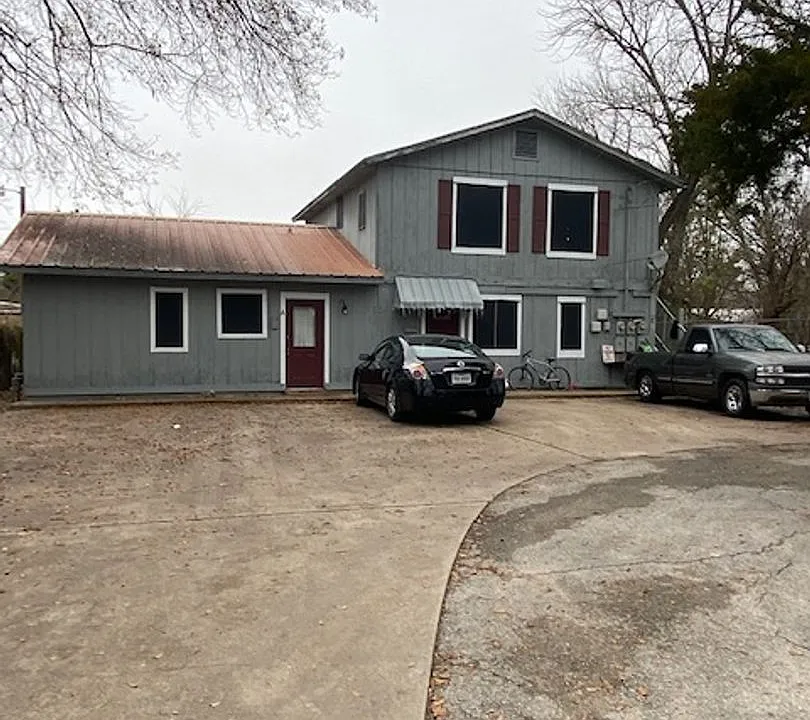 224 Lynn Dr #B