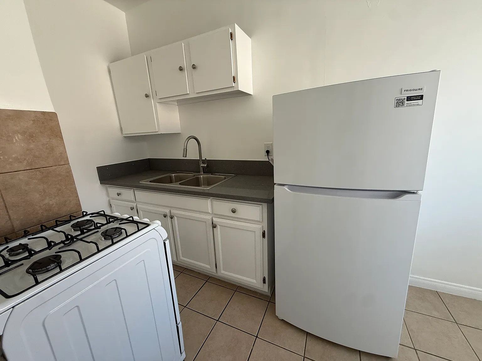 Studio, 500 sqft, $1,395 — Photo 3