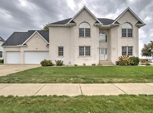 1133 Greenbrier Blvd, Forsyth, IL 62535
