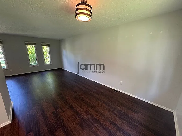 5250 Mills Creek Ln — Photo 9