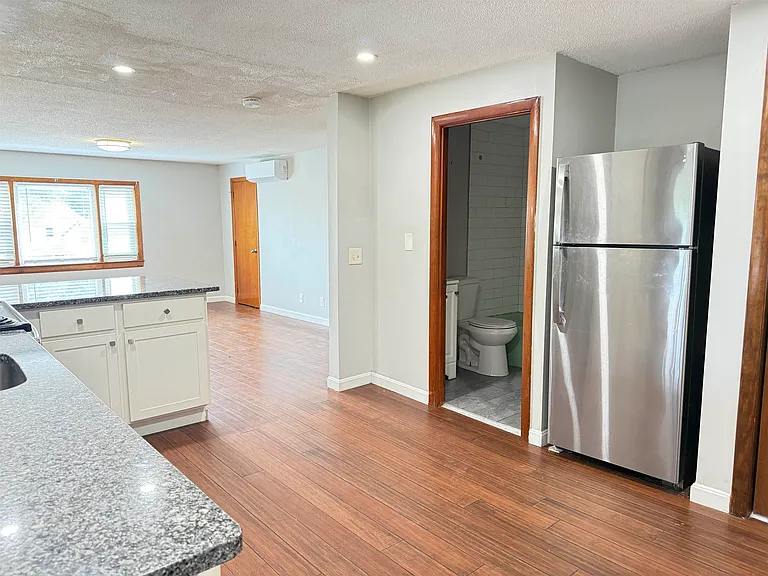 93 W Broadway St #3 — Photo 6