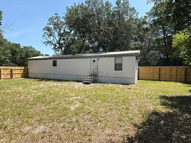 5635 Government Dr — Photo 4