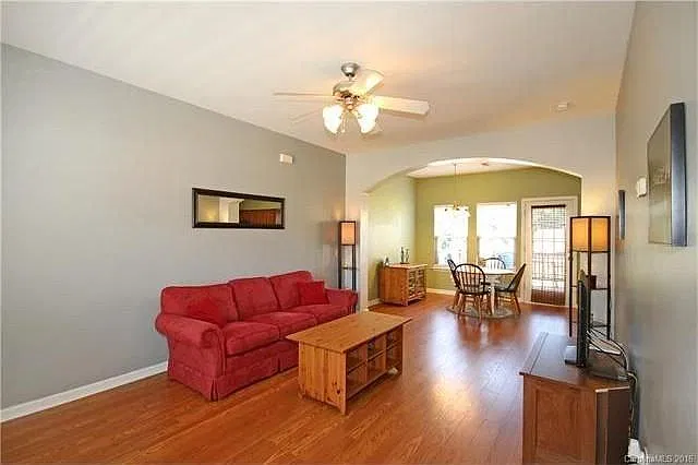 3 bed, 2.5 bath, 1300 sqft, $1,850 — Photo 4