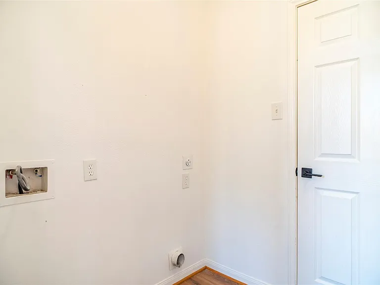 16327 Woma Ct — Photo 14