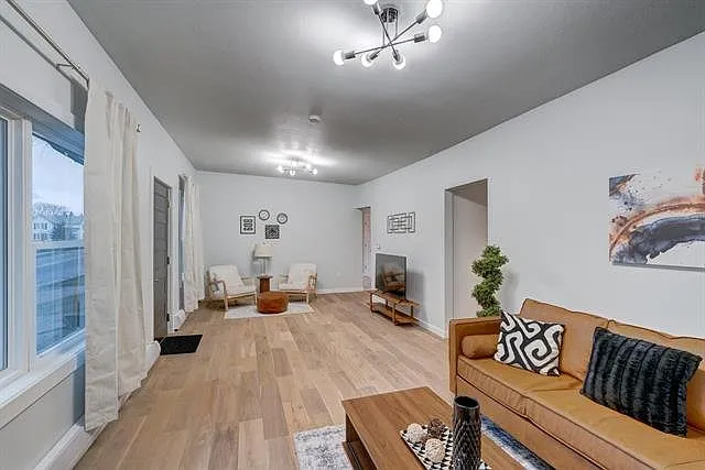 4 bed, 2660 sqft, $2,200 — Photo 2