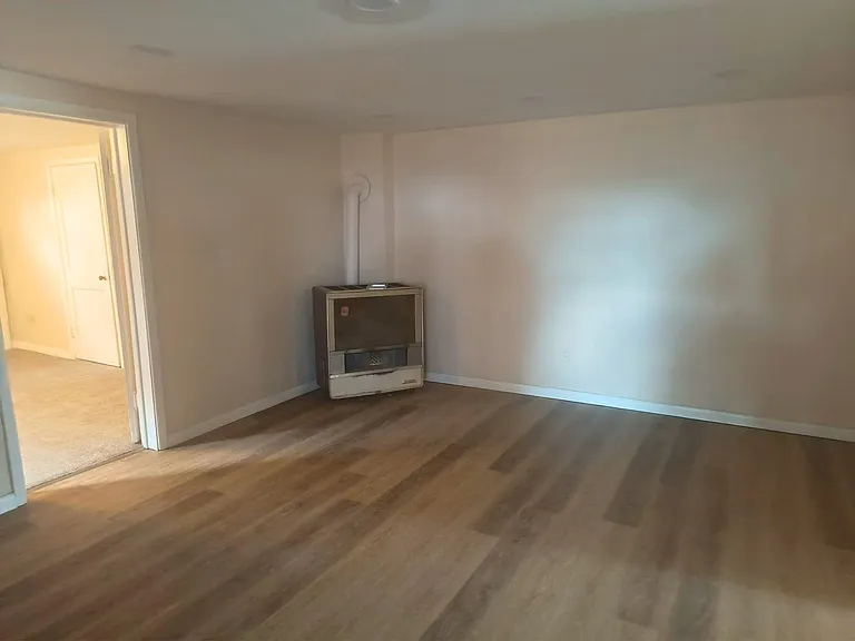 1404 Martin Ln #C — Photo 11