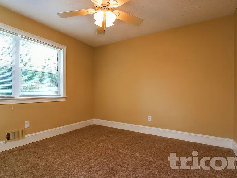 6583 Oakwood Dr — Photo 12
