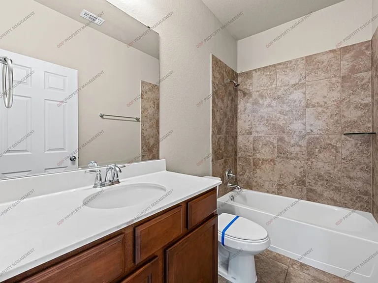 8012 Redbrush — Photo 21