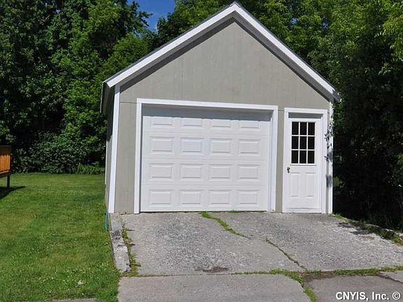 Garage.