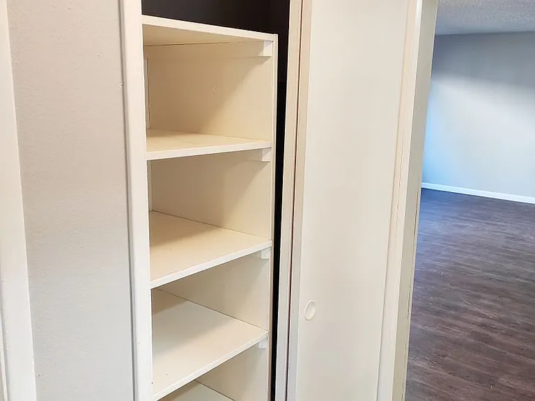 Taylor Place Apartments II — Photo 17