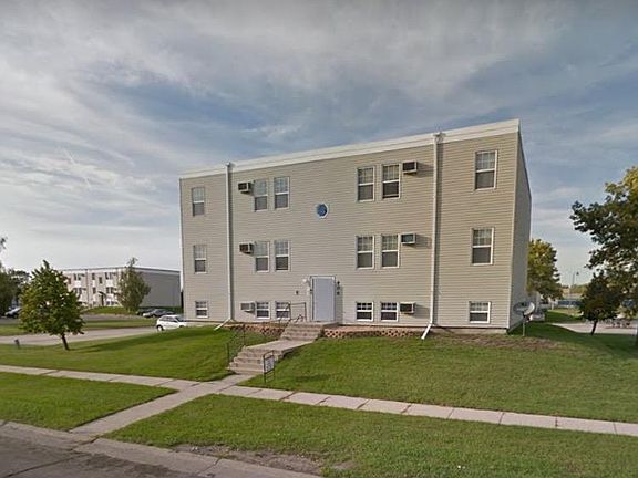 5th image of 906 10th Ave W APT 1