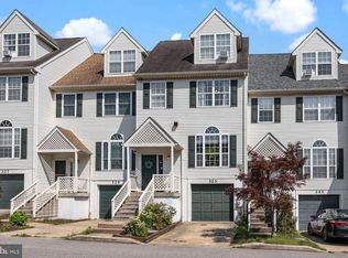323 Sage Ln, Philadelphia, PA