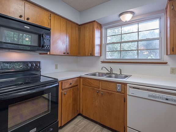 4th image of 1500 White Cir
