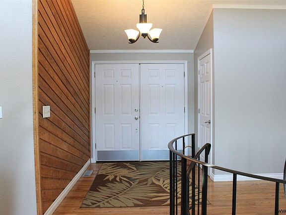 4th image of 1378 Ptarmigan Ct NW