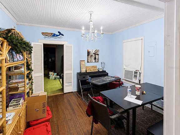 5th image of 129 S MILLS AVENUE