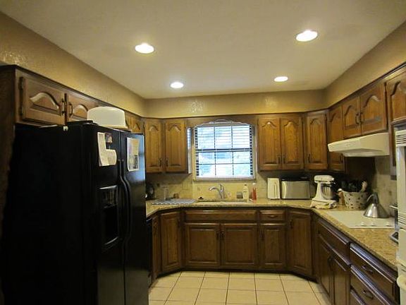 4th image of 1812 Council Bluff Dr