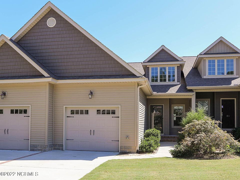 1st image of 33 Cypress Cir