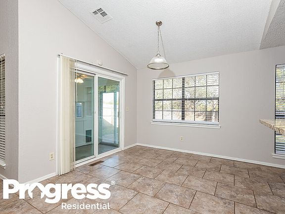 5th image of 2301 Fairfield Dr