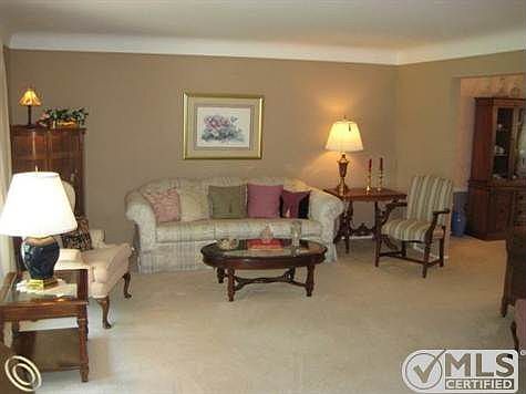 1003 Woods Lane 005-001.jpg