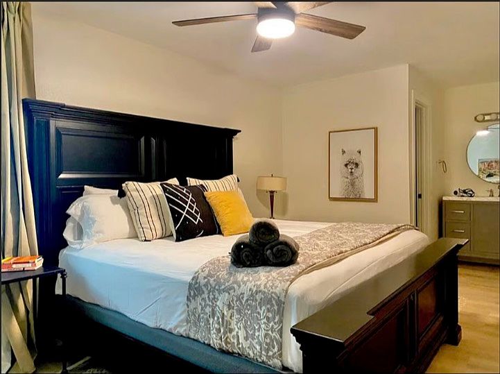 King size primary bed