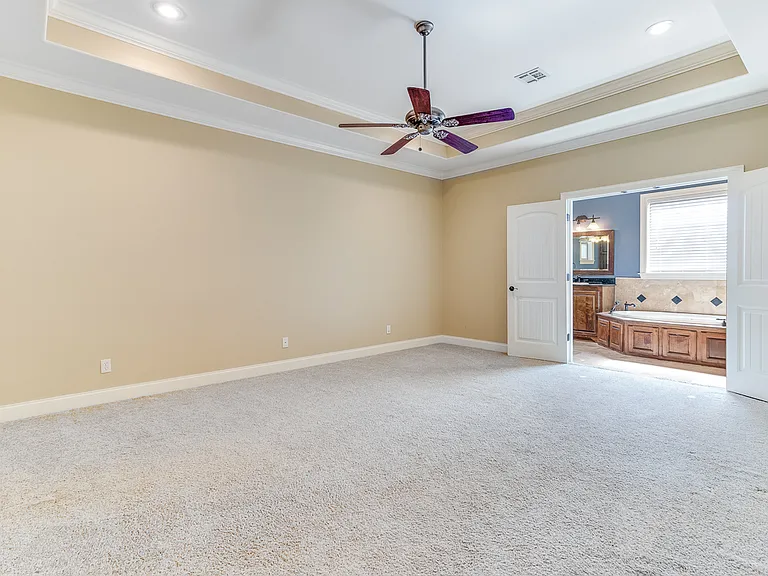 117 Maple Grove Ln — Photo 14