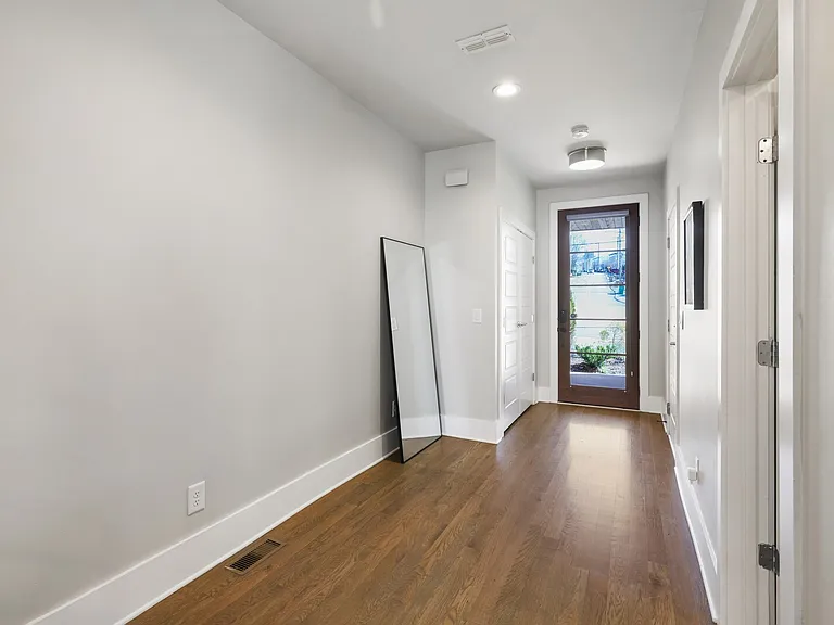 523B Weakley Ave — Photo 20