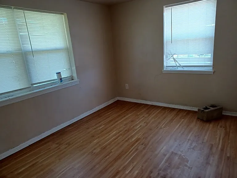 1600 Breckenridge Dr — Photo 2