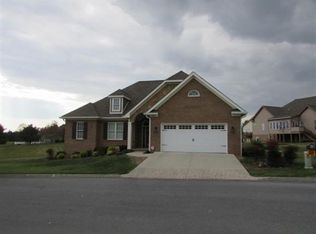 1316 Knights Bridge Cir, Kingsport, TN 37664