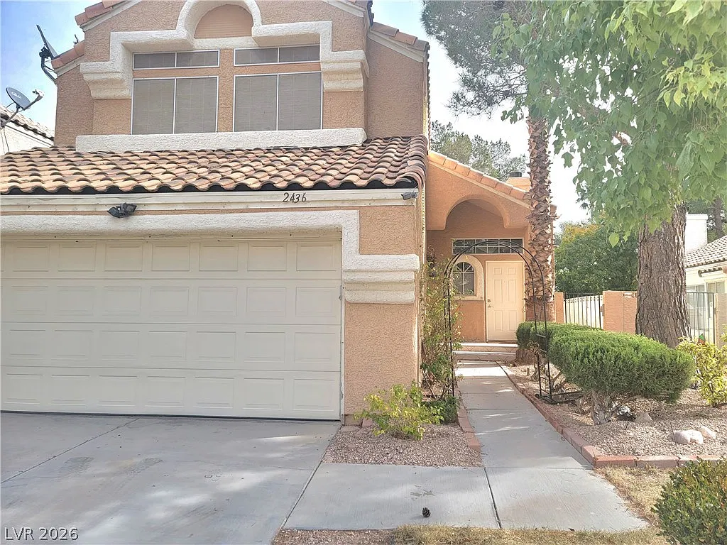 3 bed, 2.5 bath, 1597 sqft, $2,100 — Photo 1