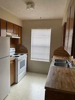 2 bed, $875 — Photo 4