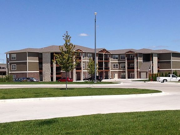 2nd image of 2525 Bellerive Dr APT 34