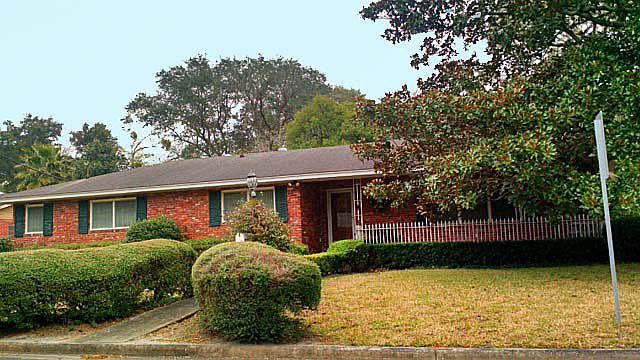 1st image of 3200 Wisteria Ave