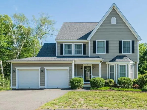 78 Village Ln, Collinsville, CT 06019