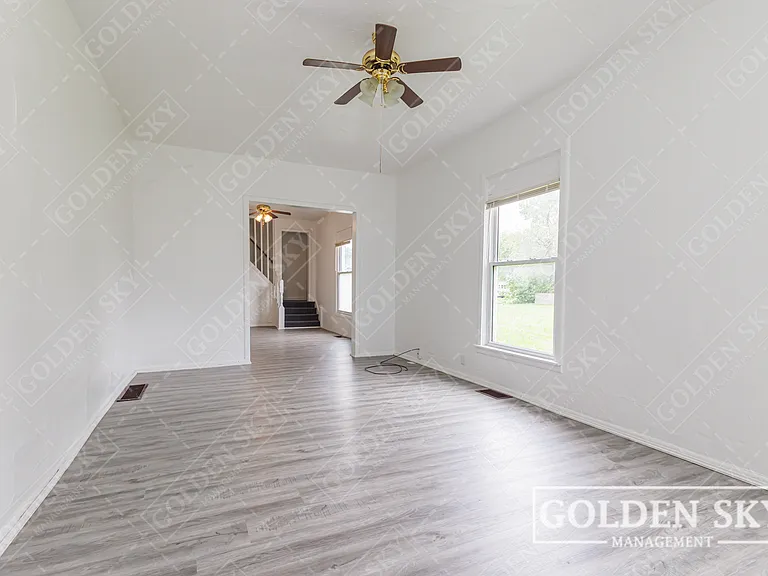 717 N Mulberry St — Photo 4