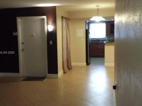 7368 SW 82nd St APT E113, Miami, FL 33143